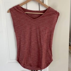 Lulu lemon tee